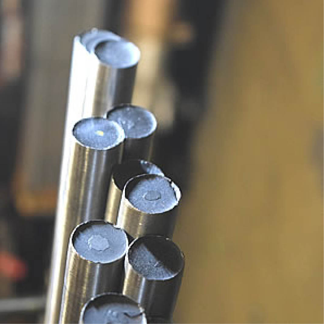 Steel alloy